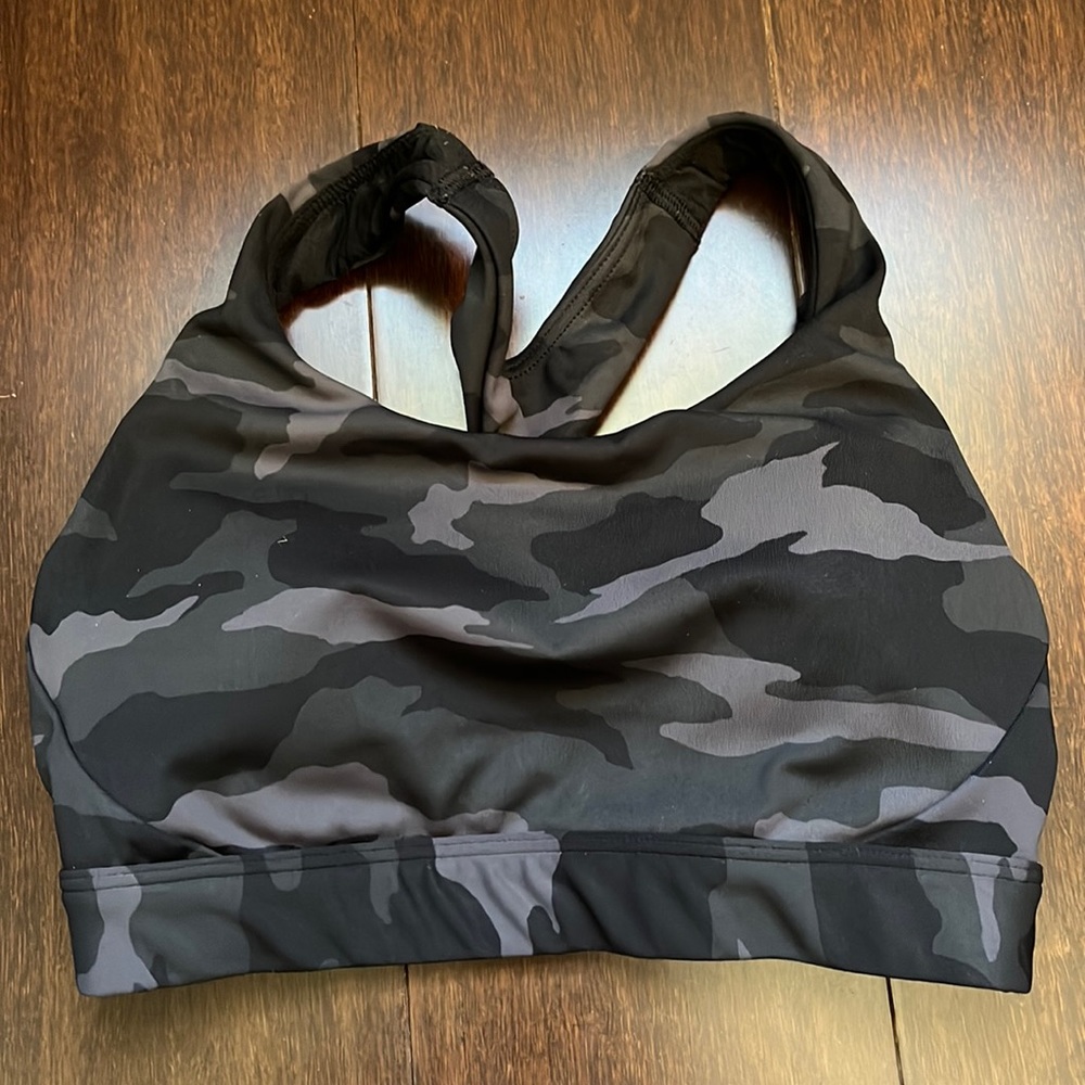 EUC Athleta sports bra GRAY CAMO XXS